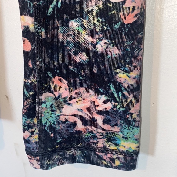 Lululemon Crop  athletica floral leggings - Picture 6 of 7